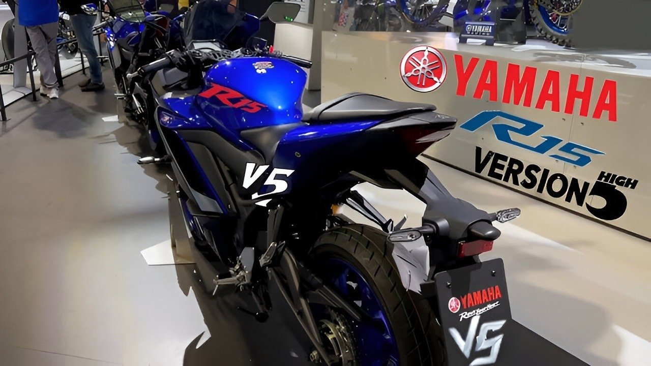 Yamaha R15